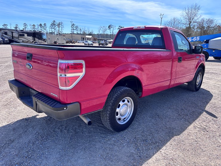 2011-ford-f150-xl-image-2