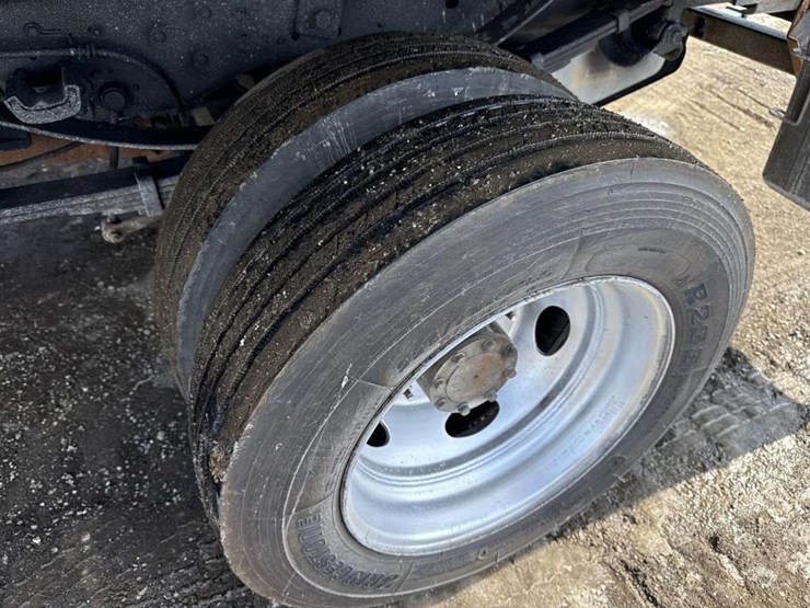 2014-ford-f550-image-16