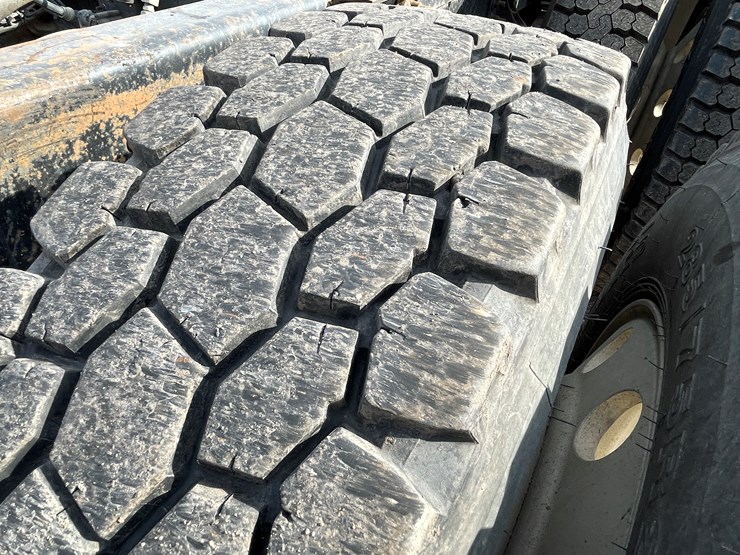 2000-international-9900-image-41