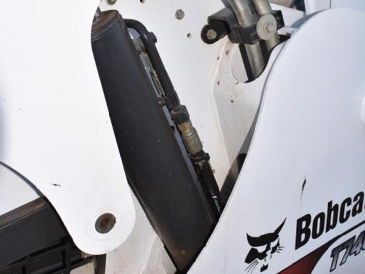 2019-bobcat-t740-image-11