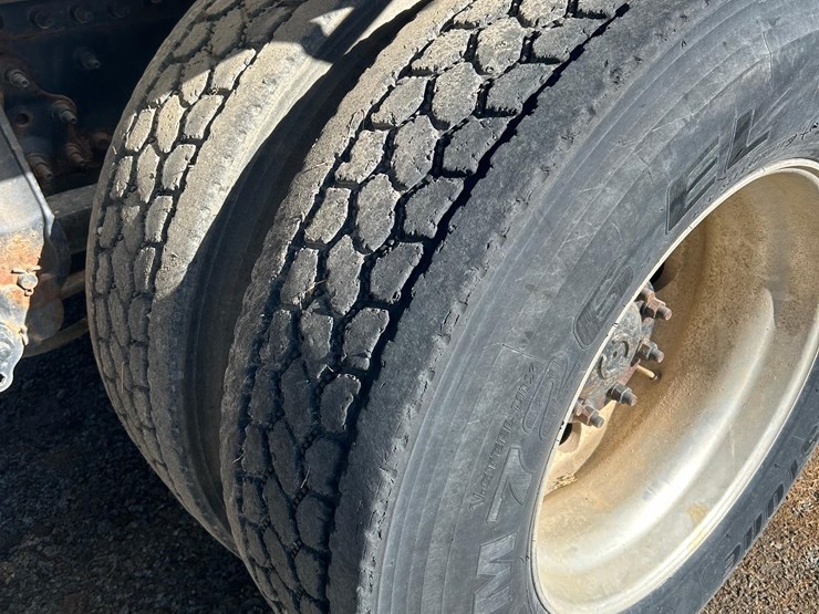 2012-mack-tender-truck-w/adams-rear-discharge-bed-auger-image-10