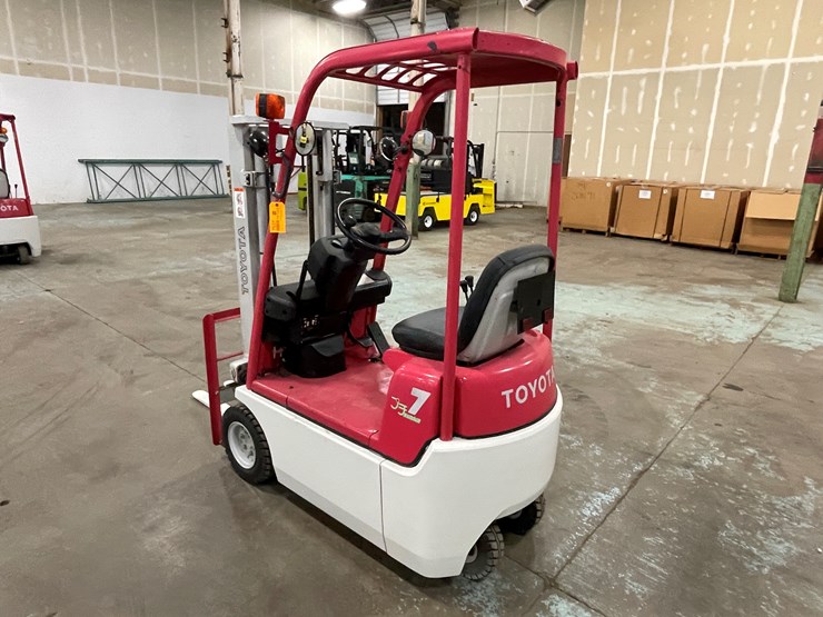 #183-•-toyota-7-runner-electric-forklift-image-7