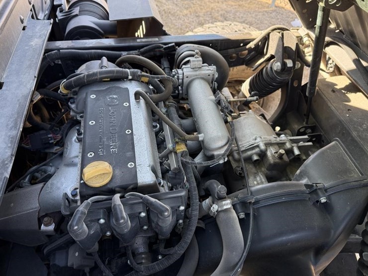 john-deere-xuv-835m-utv-image-12