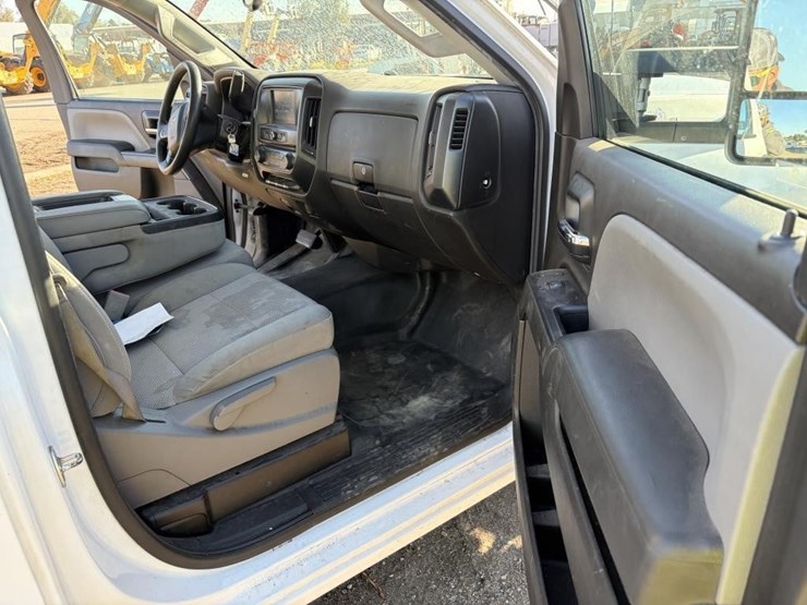 2016-chevrolet-silverado-2500-image-11