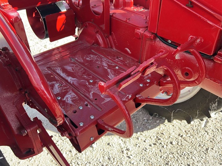 farmall-130-image-36