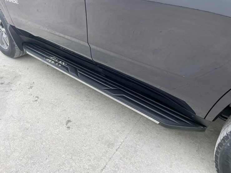 2023-chevrolet-tahoe-image-28