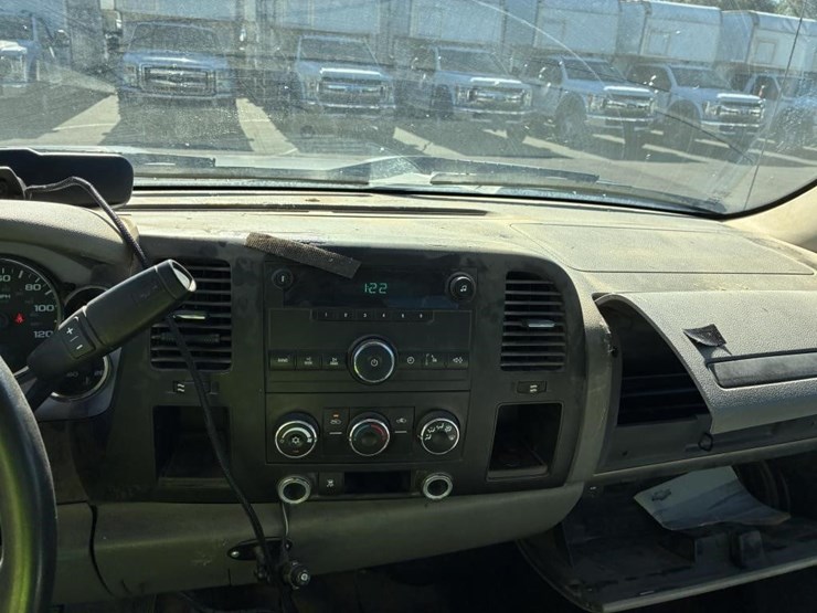 2011-chevrolet-2500hd-image-12