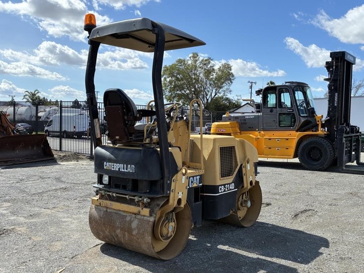 2016-caterpillar-cb-214d-image-4