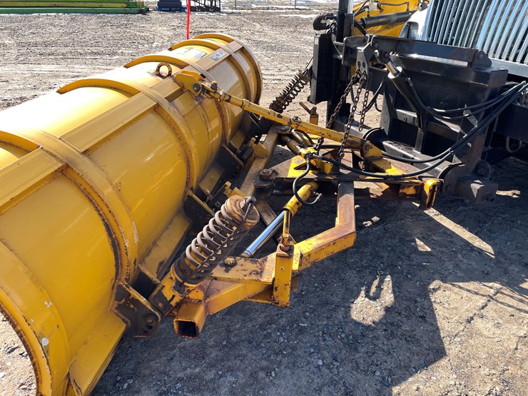 #1016-•-2007-international-plow-truck-(has-mn-title)-image-14