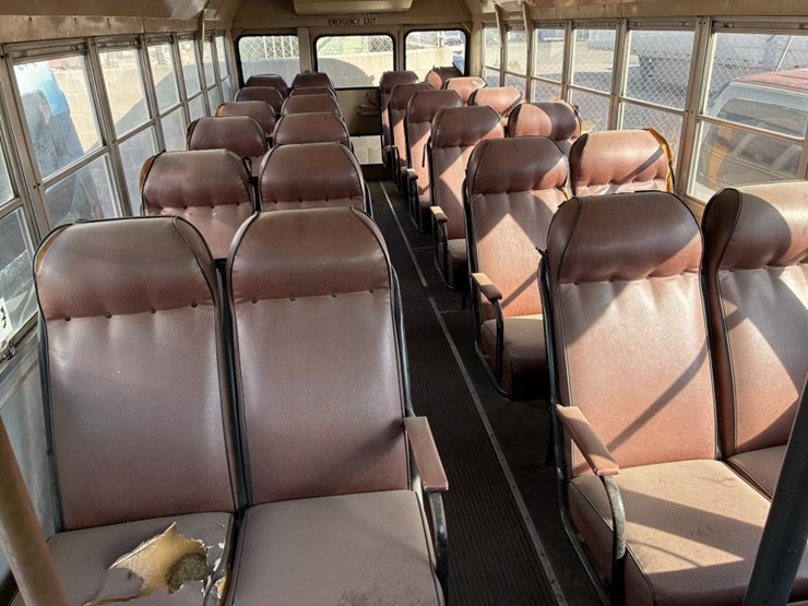 1987-international-s1700-image-11