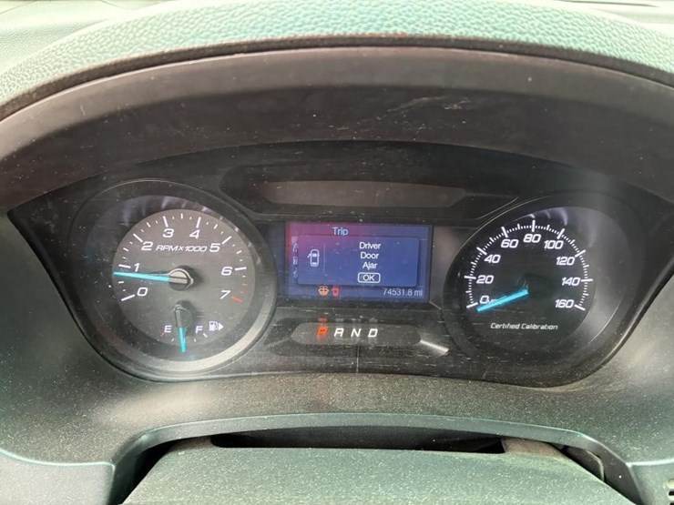 2015-ford-explorer-image-17