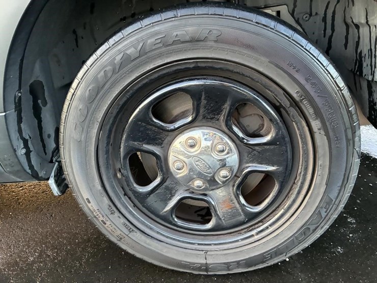 2016-ford-explorer-image-5