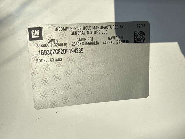 2013-chevrolet-3500-image-30