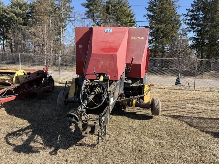 1999-new-holland-590-image-2