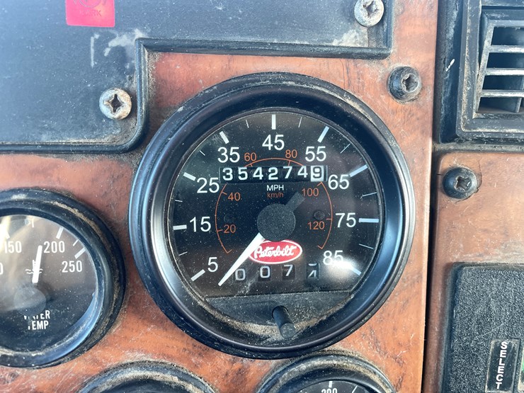 #1459-•-2008-peterbilt-pb335-hook-truck-(has-mn-title)-image-34