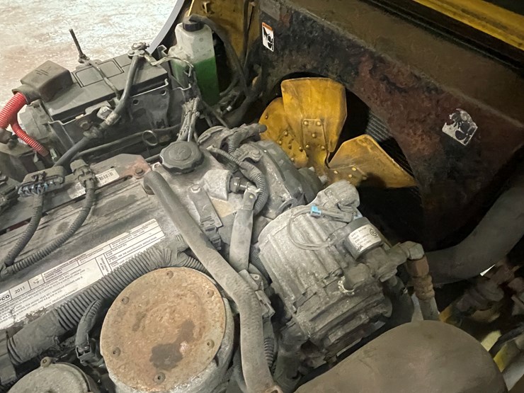 #176-•-2011-yale-propane-forklift-image-33