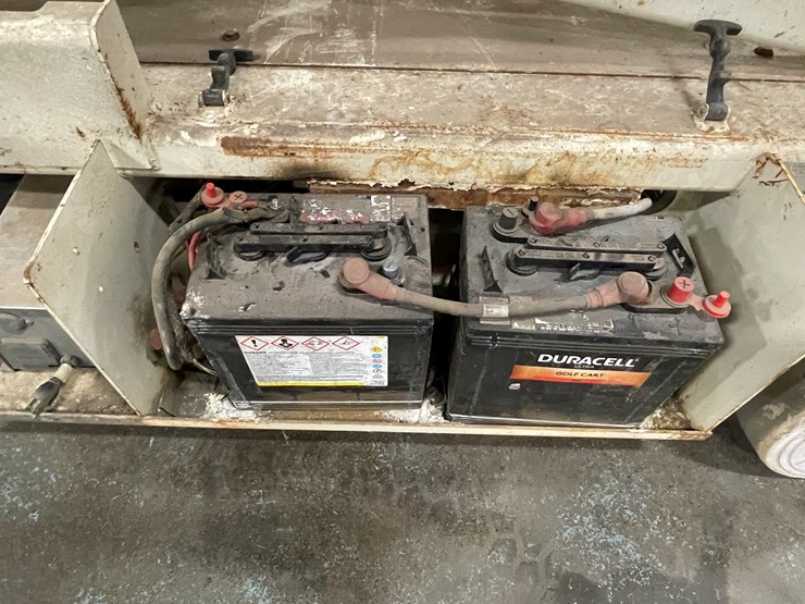 #204-•-terex-ts26-electric-scissor-lift-image-26