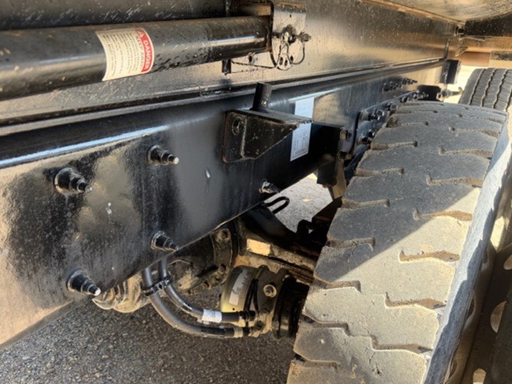 2024-kenworth-t880-image-17