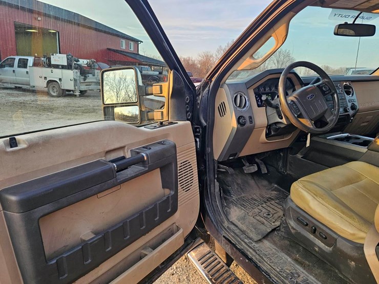 2011-ford-f250-lariat-image-12