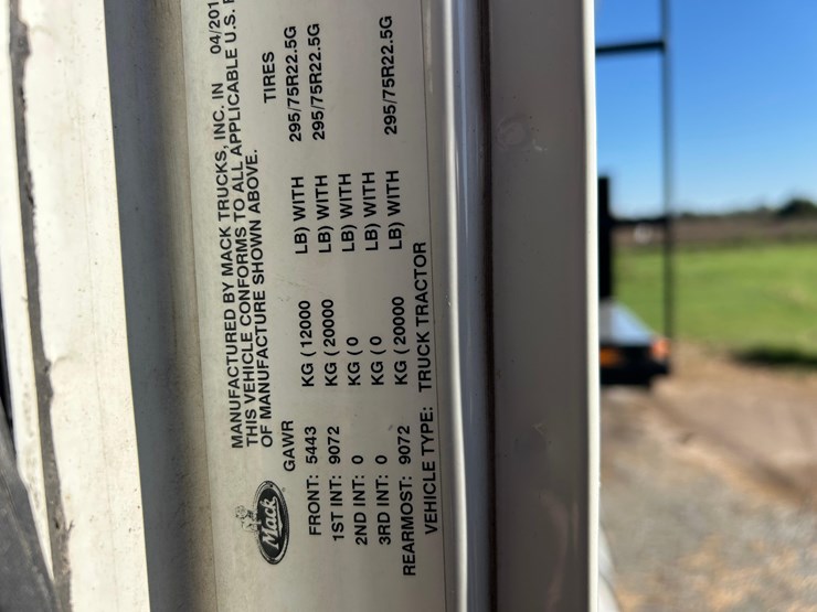 2012-mack-tender-truck-w/adams-rear-discharge-bed-auger-image-73