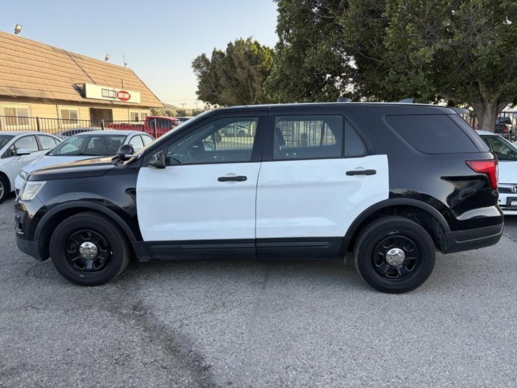 2018-ford-explorer-image-7