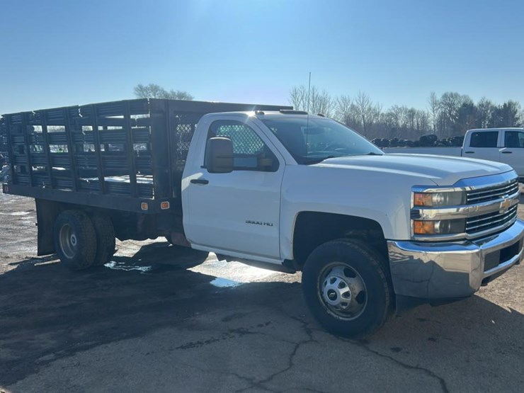 2017-chevrolet-silverado-3500hd-image-7