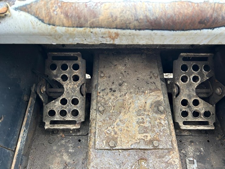 bobcat-s300-image-18