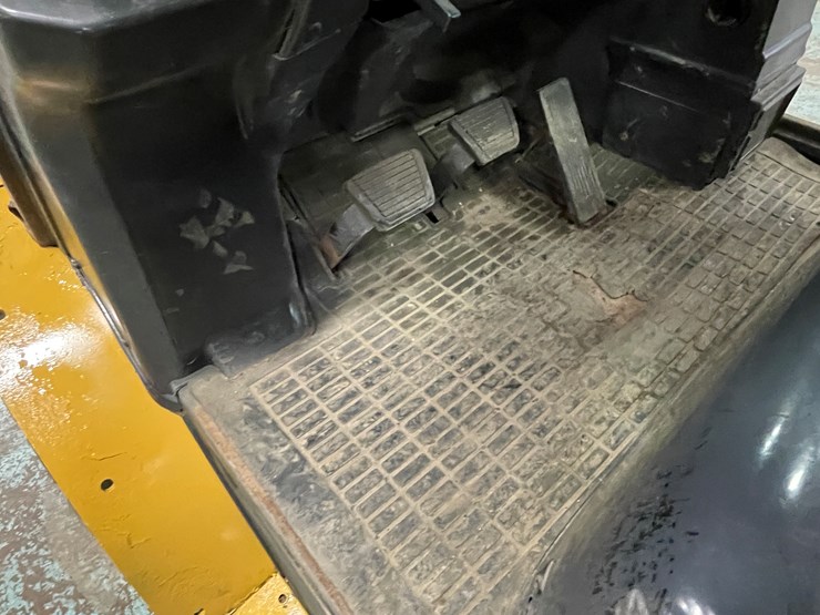 2012-caterpillar-p10000-image-33