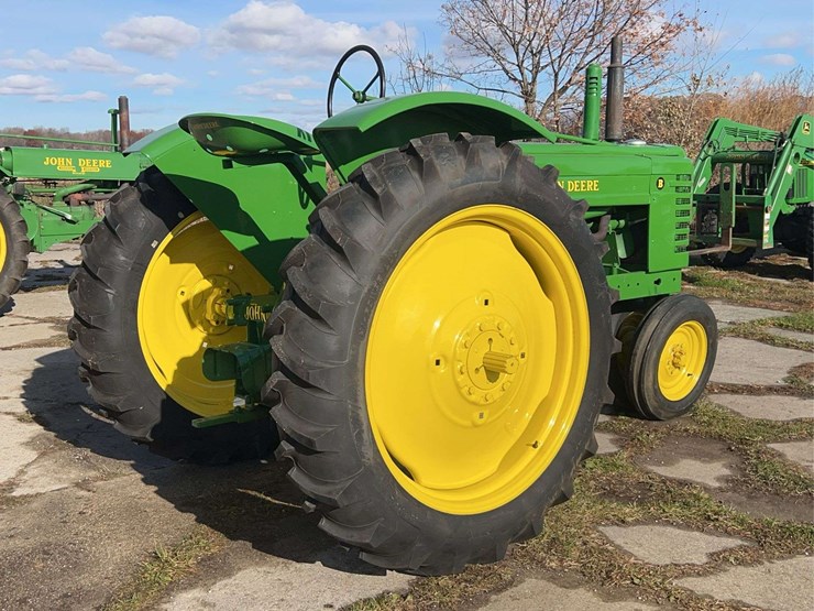 john-deere-model-b-image-3