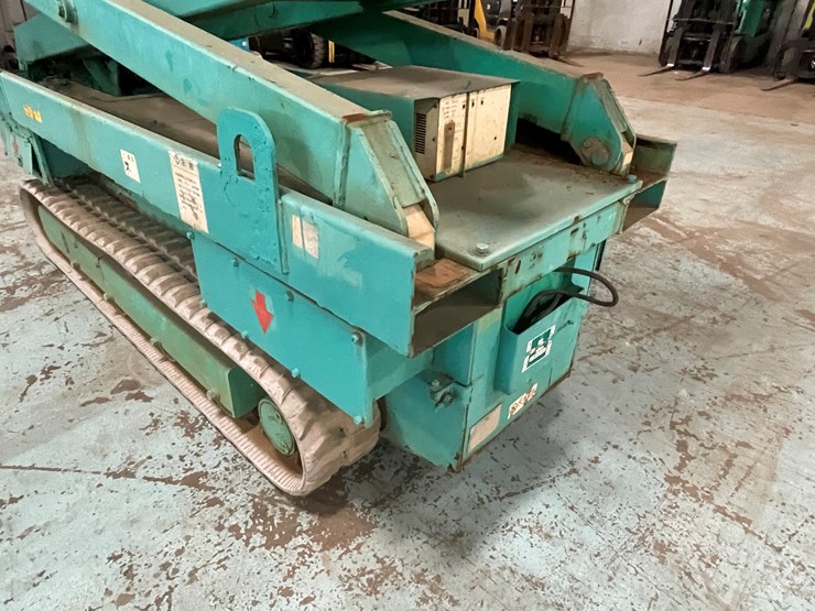 #202-•-airman-encl06-electric-track-scissor-lift-image-41