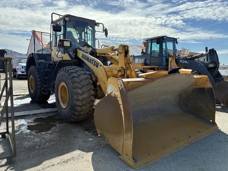 2017-komatsu-wa380-8-image-2