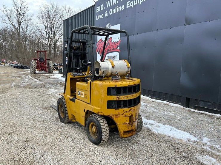 caterpillar-v40b-image-2