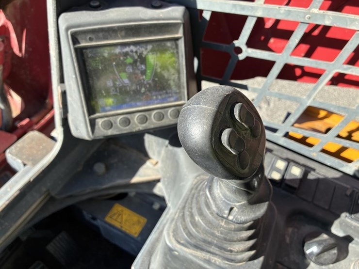 2020-takeuchi-tl10v2-image-16