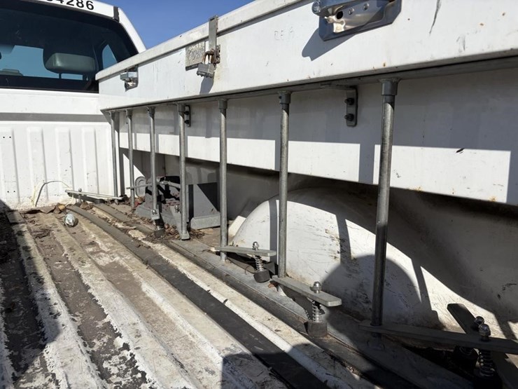 2013-ford-f150-xl-image-30