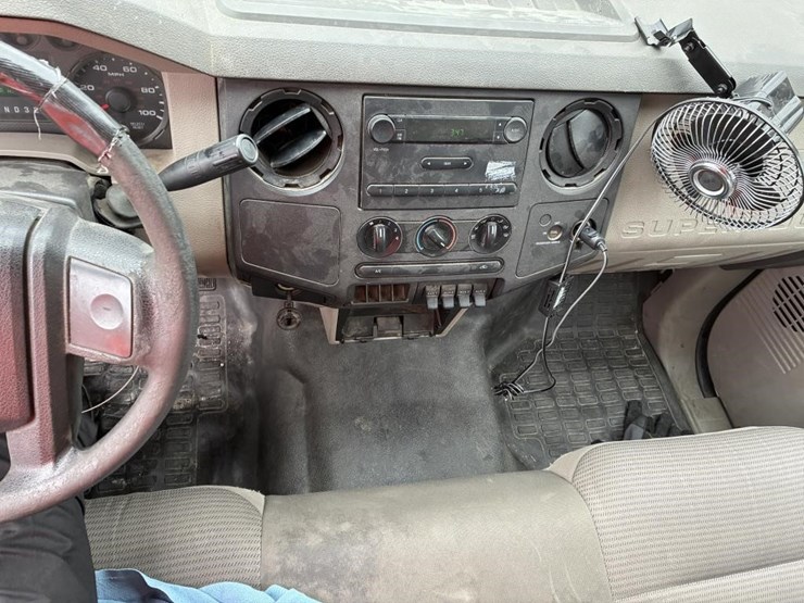 2010-ford-f550-image-13