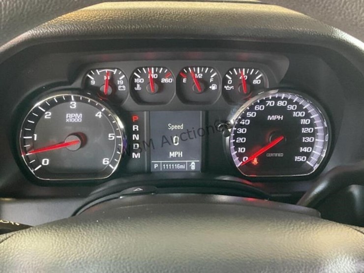 2015-chevrolet-tahoe-image-17