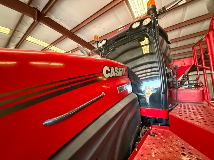 2022-white-251-image-12