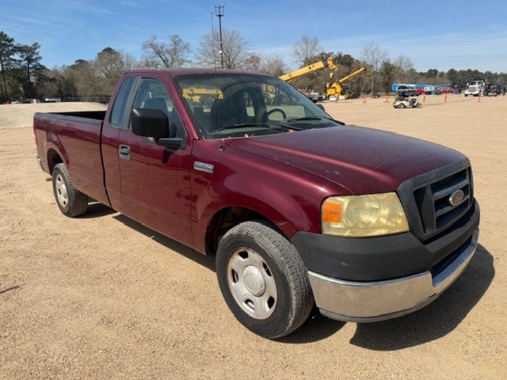2005-ford-f150-xl-image-2