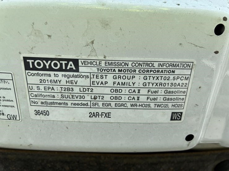 2016-toyota-rav4-image-8