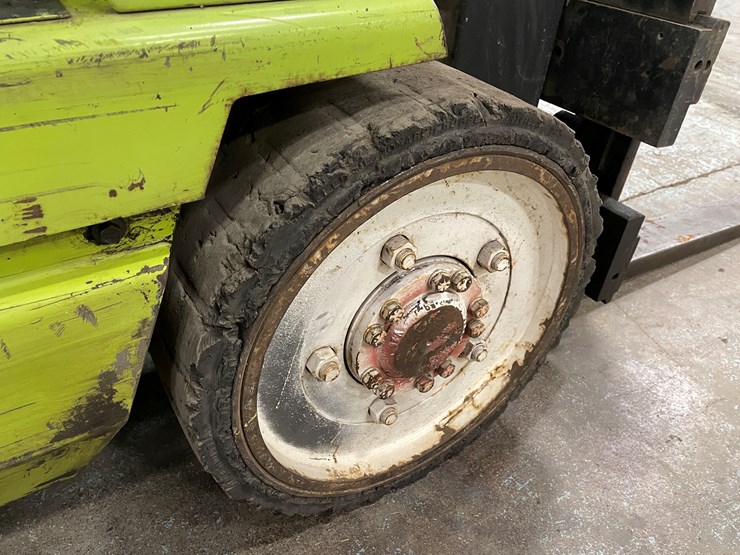 #172-•-clark-gcs25-propane-forklift-image-28