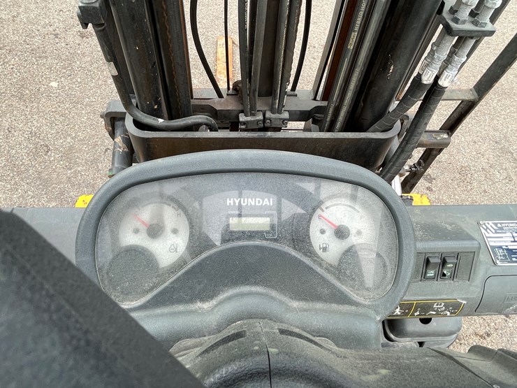 2019-hyundai-25lc-7a-image-32