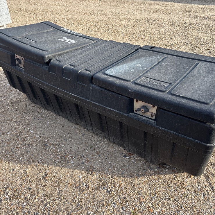 #1656 • BLACK PLASTIC TOOL BOX