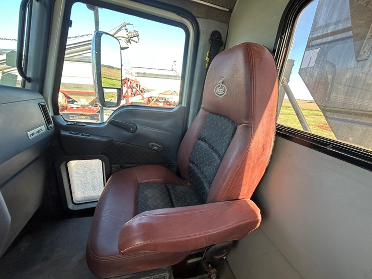 2012-mack-tender-truck-w/adams-rear-discharge-bed-auger-image-65