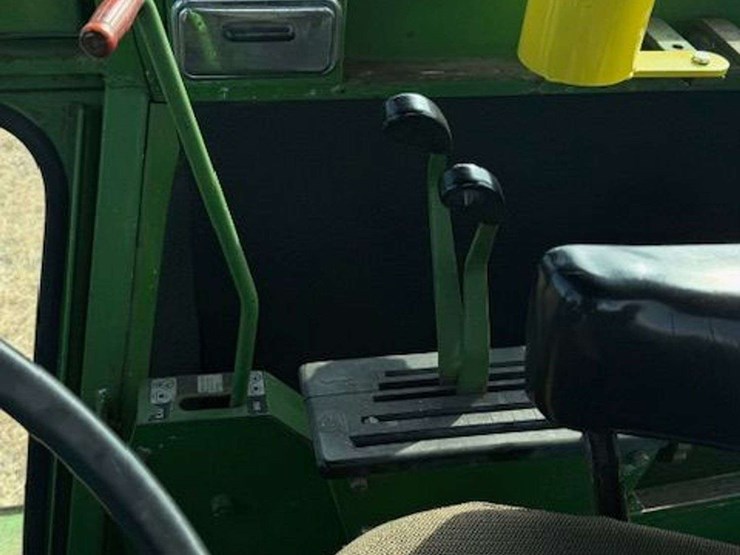 1974-john-deere-7520-image-27