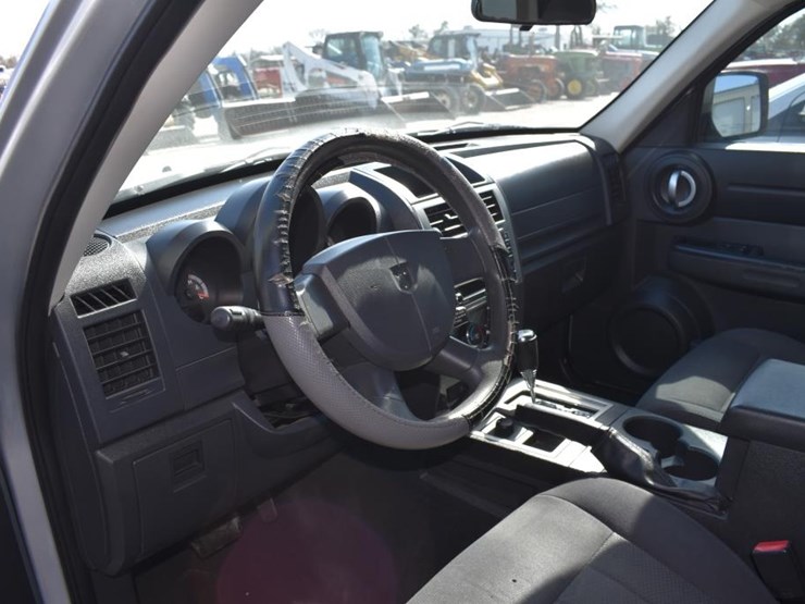 2011-dodge-nitro-image-9