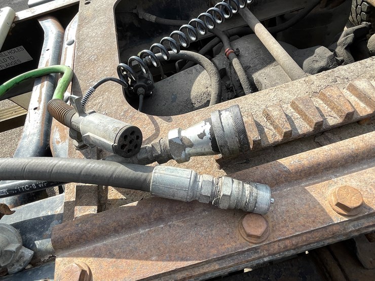 2000-international-9900-image-19