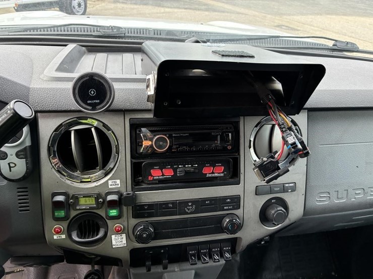 2015-ford-f550-image-12