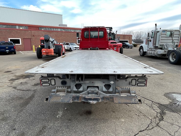 2018-peterbilt-337-image-6