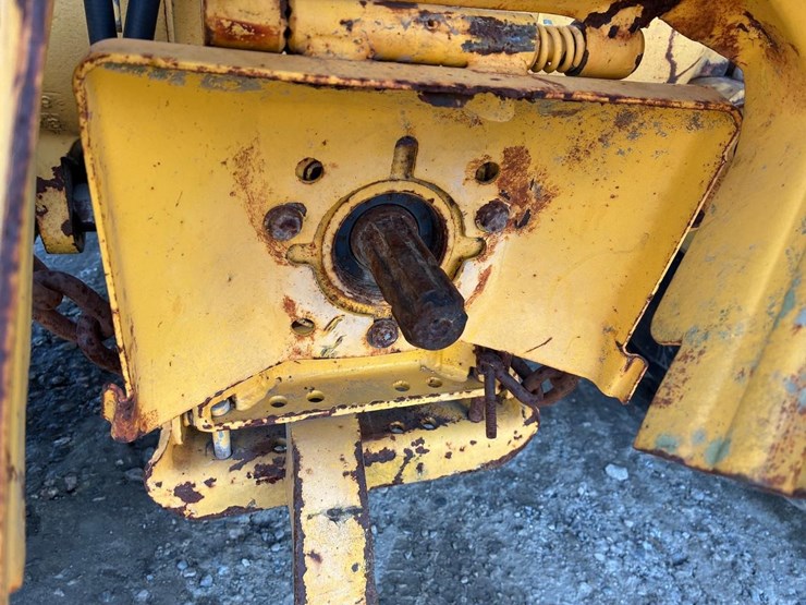 new-holland-345d-image-14