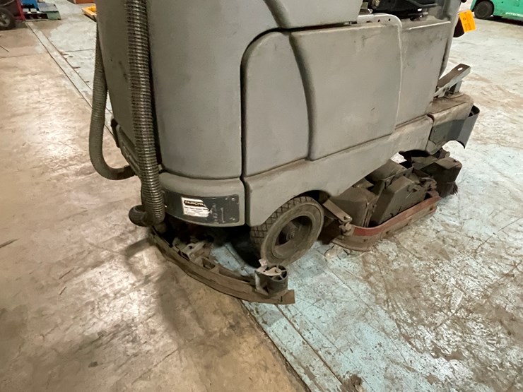 #193-•-advance-condor-axp-electric-floor-scrubber-image-13